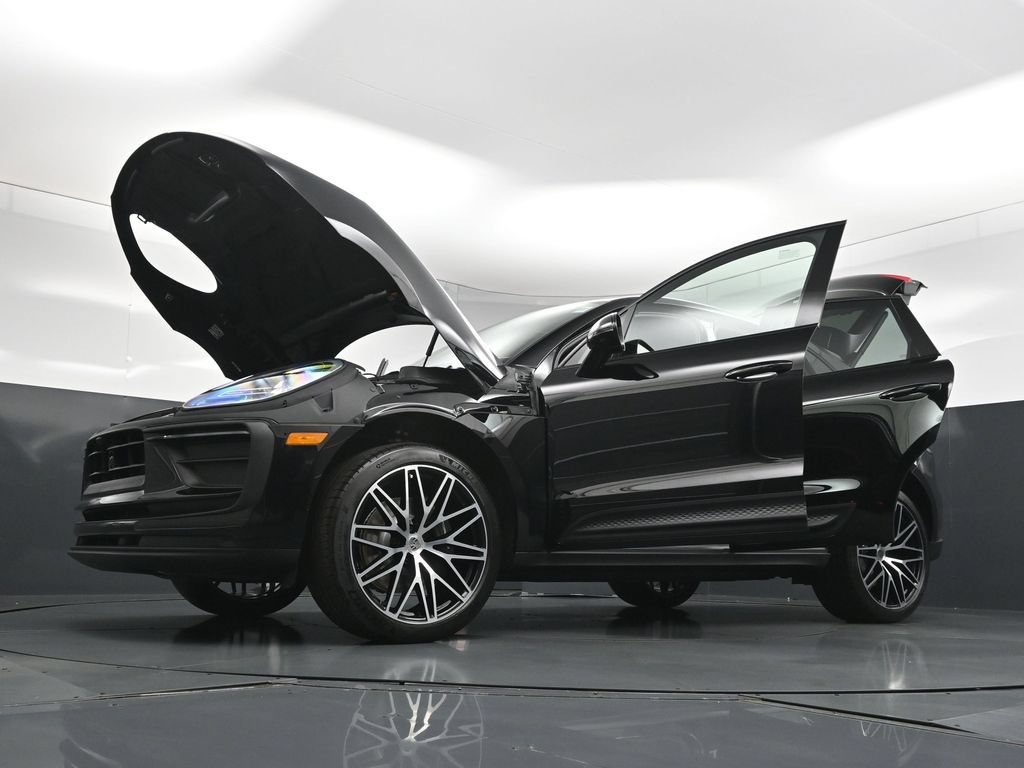 New 2026 Porsche Macan AWD/4WD image 37