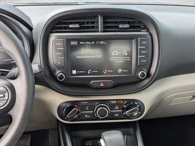 Used 2024 Kia Soul LX FWD image 13