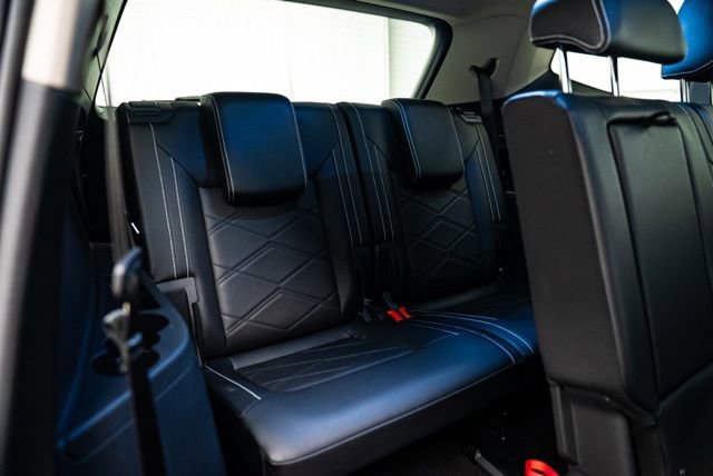 Used 2025 Volkswagen Atlas SE image 16