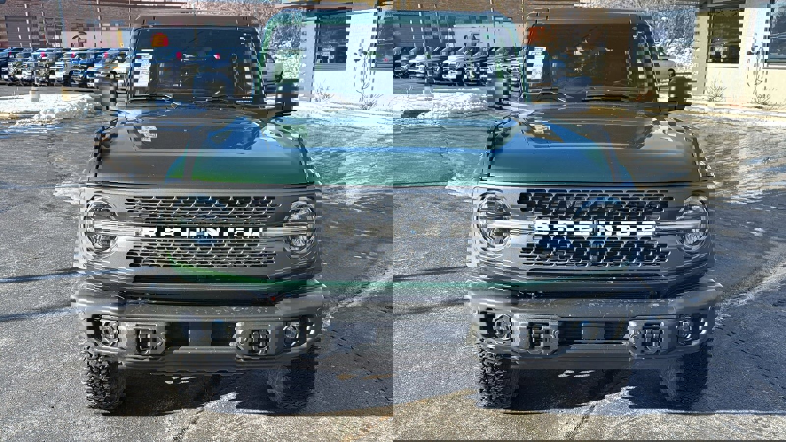 Used 2022 Ford Bronco Badlands image 2