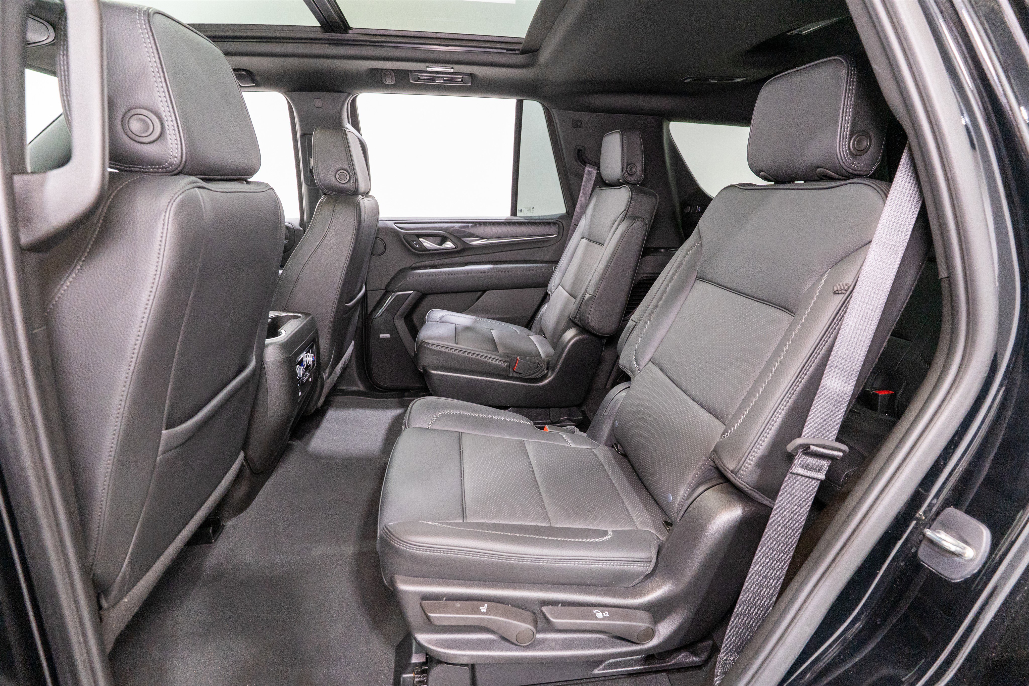 Used 2023 GMC Yukon Denali image 33