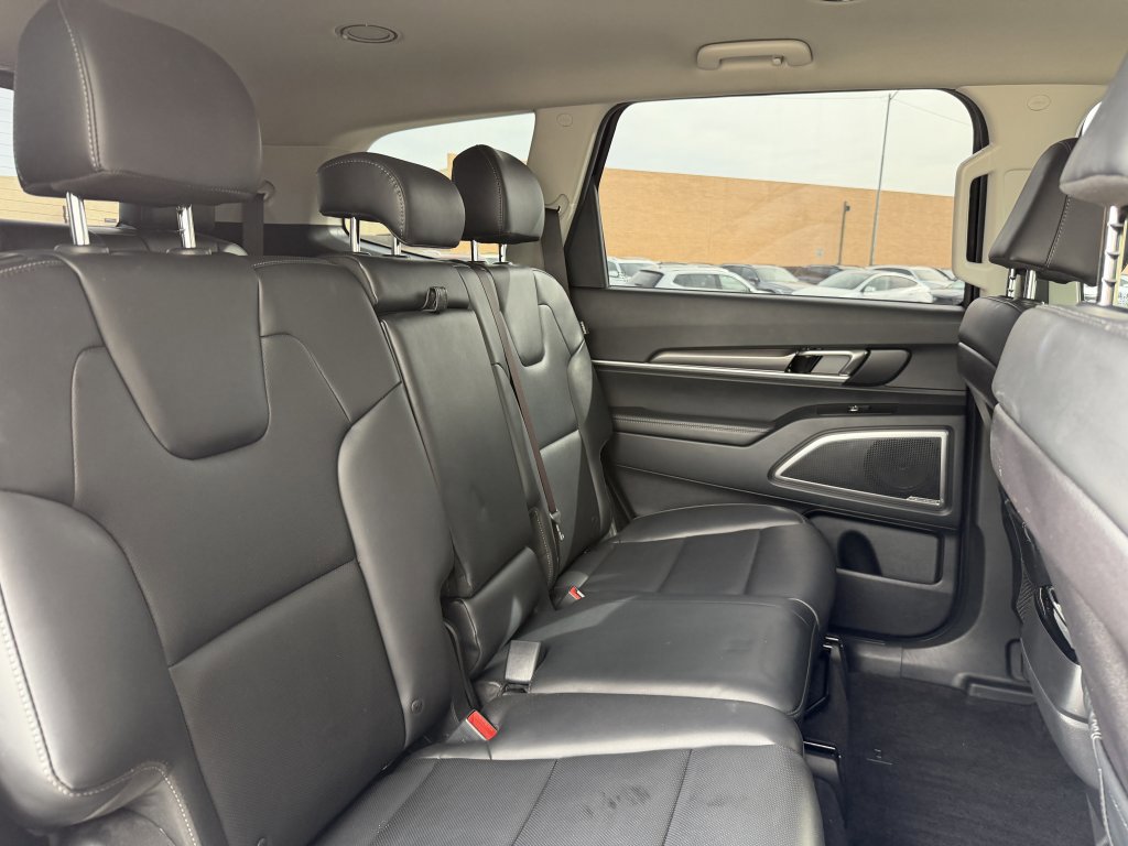 Used 2024 Kia Telluride LX image 37