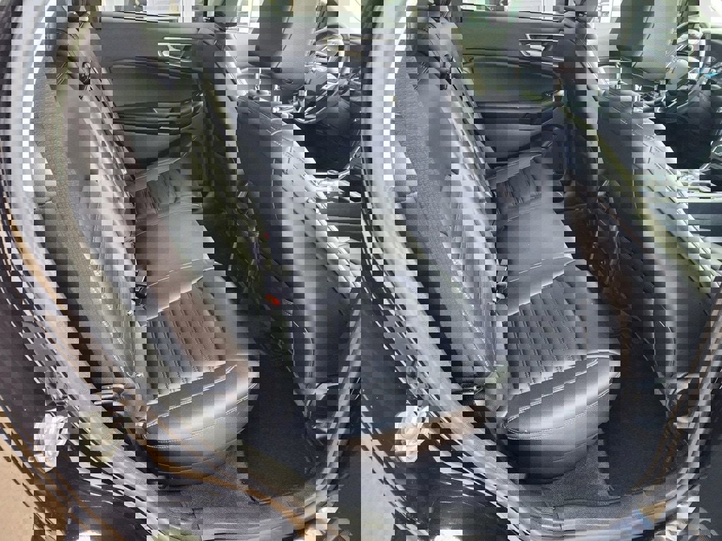 Used 2023 Ford Edge SEL image 17