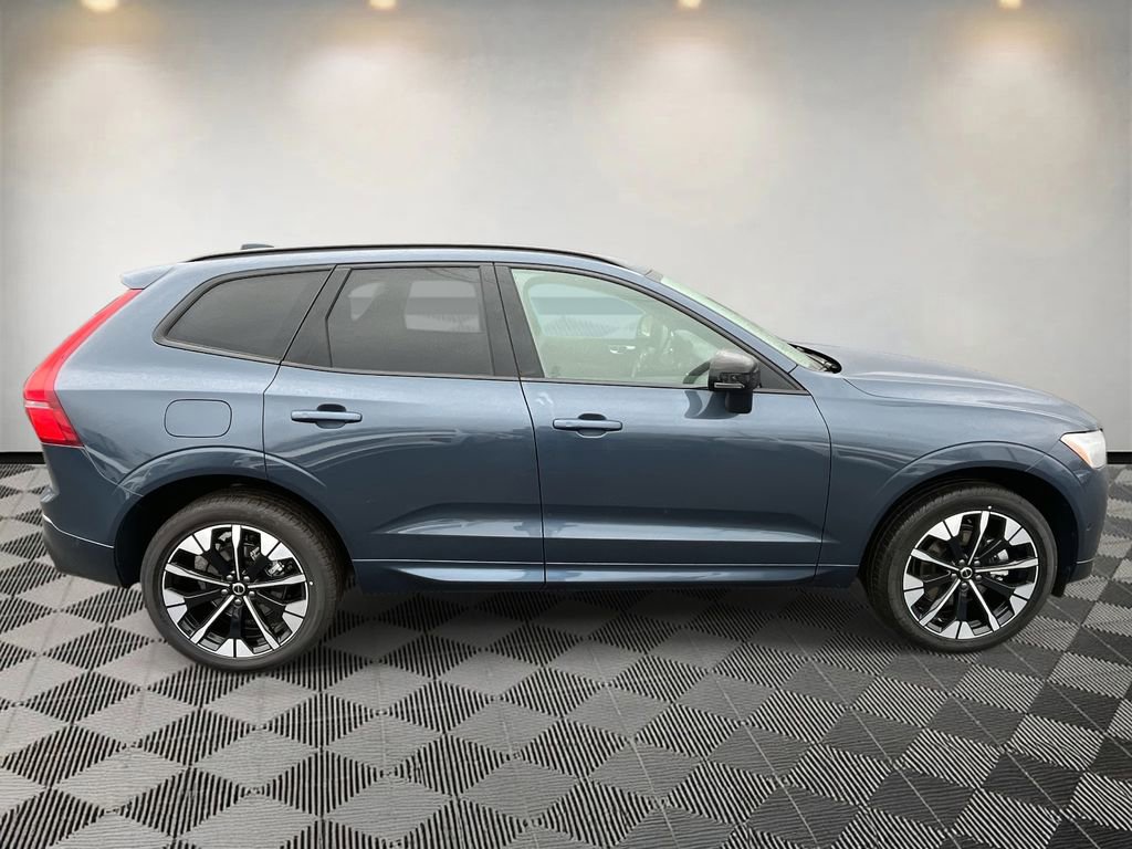 New 2026 Volvo XC60 B5 Plus w/ Climate Package image 2