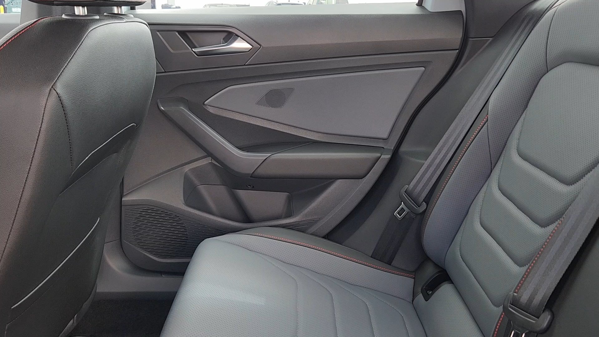 Used 2025 Volkswagen Jetta GLI Autobahn FWD image 17