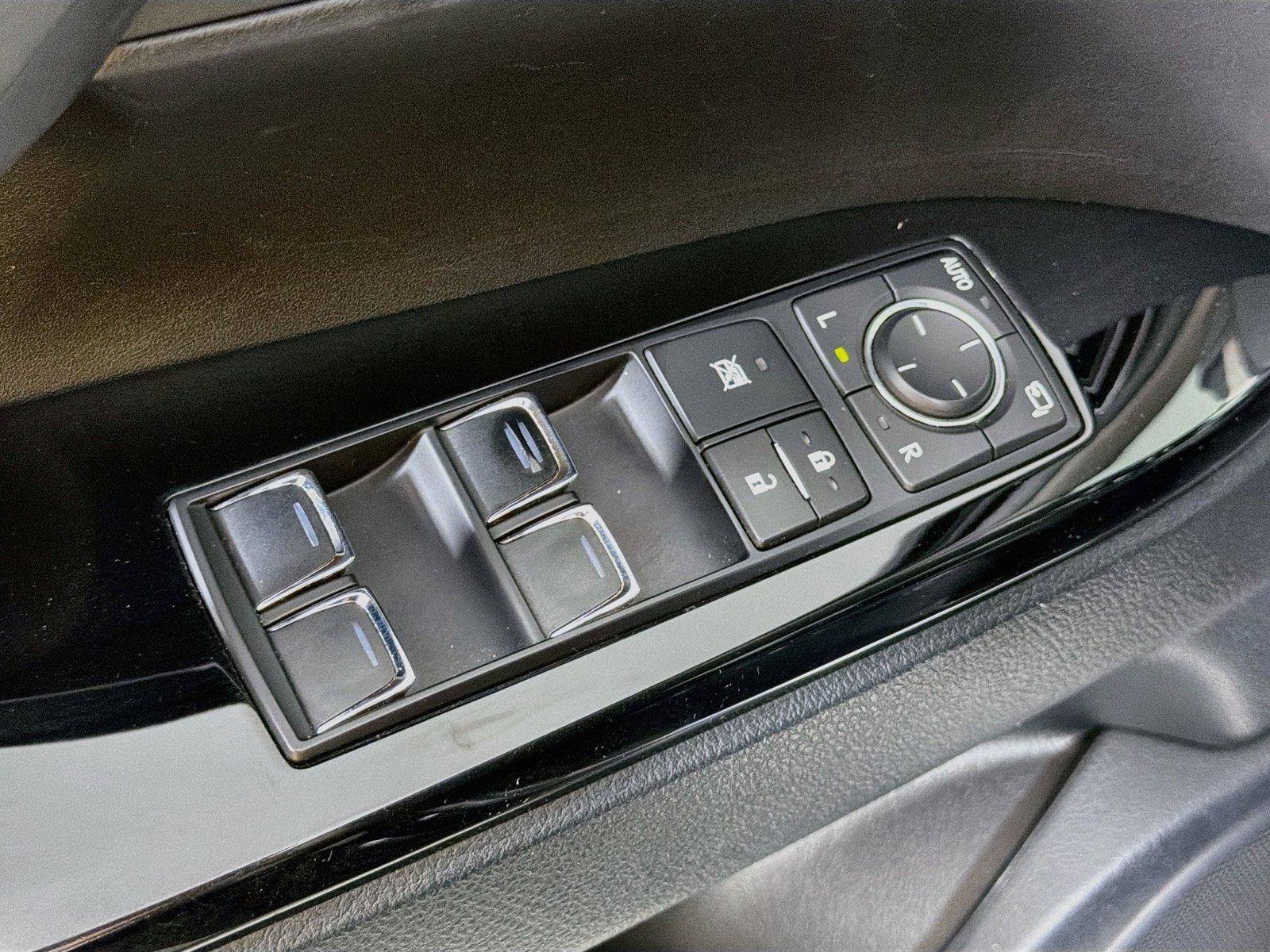 Used 2016 Lexus LX 570 4WD w/ Luxury Package image 18
