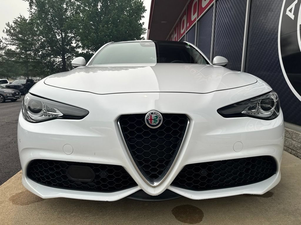 Used 2019 Alfa Romeo Giulia AWD image 8