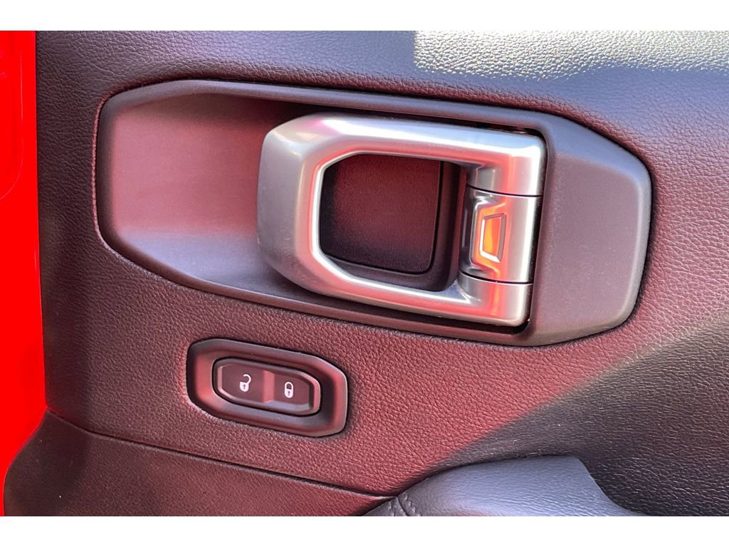Used 2020 Jeep Wrangler Unlimited Sahara image 21