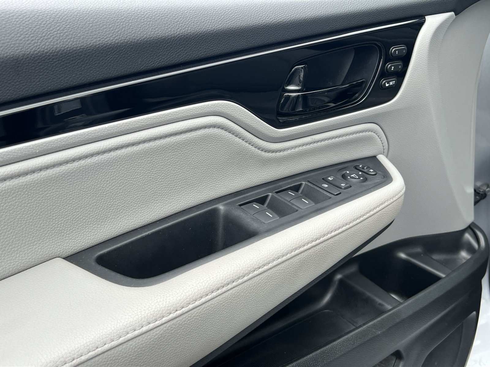 Used 2023 Honda Odyssey Touring image 13