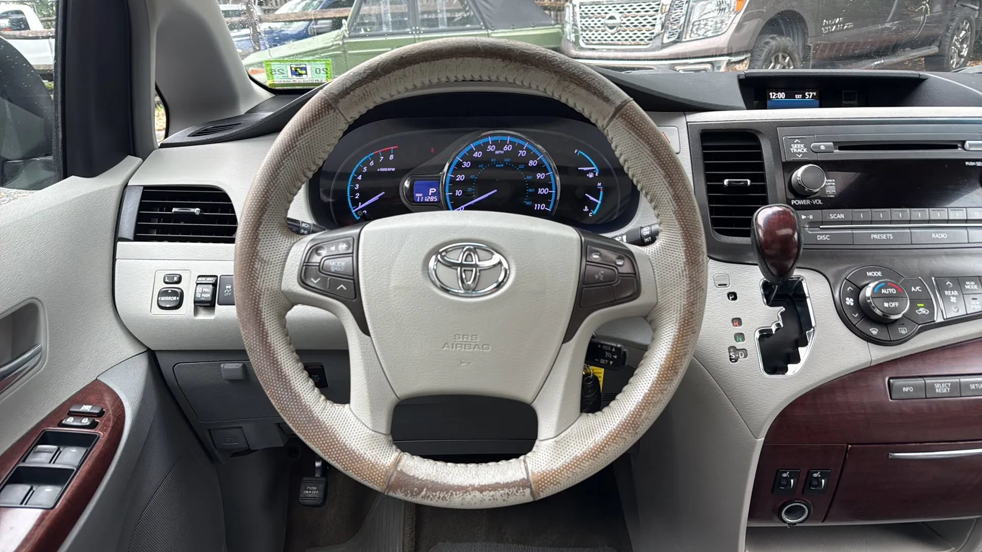 Used 2013 Toyota Sienna XLE FWD image 28