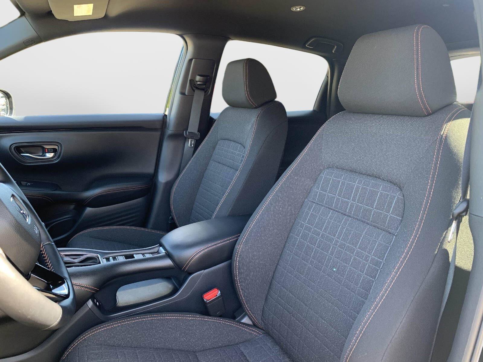Certified 2025 Honda HR-V Sport image 29