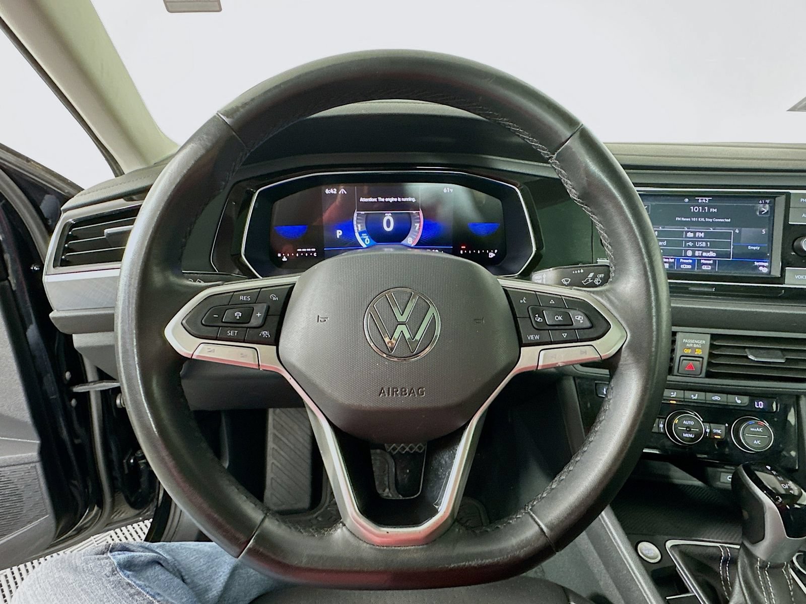 Used 2024 Volkswagen Jetta SE FWD image 12