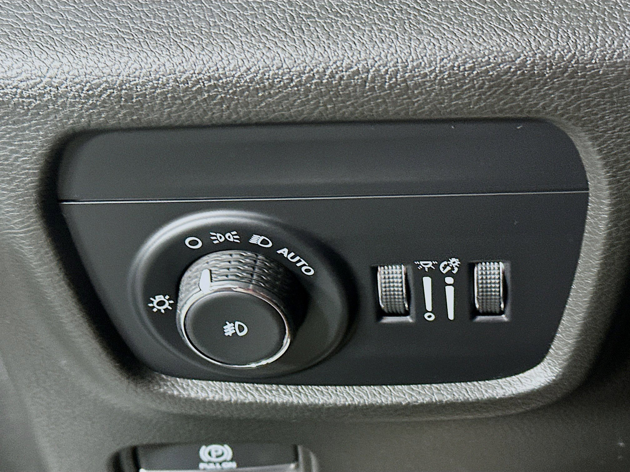 Used 2023 Jeep Grand Cherokee L Limited w/ Luxury Tech Group II RWD image 17