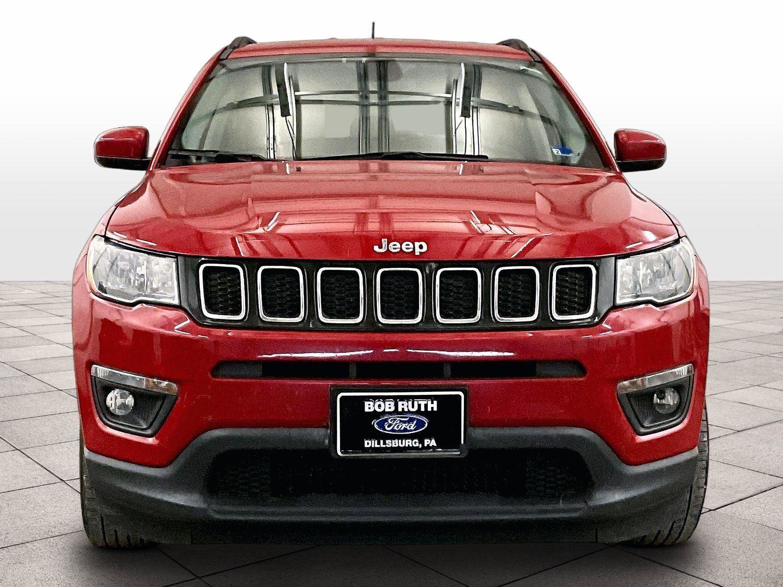 Used 2019 Jeep Compass Latitude w/ Popular Equipment Group FWD image 3