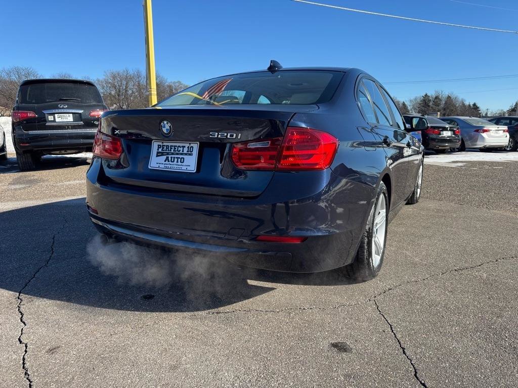 Used 2014 BMW 320i xDrive Sedan AWD/4WD image 5