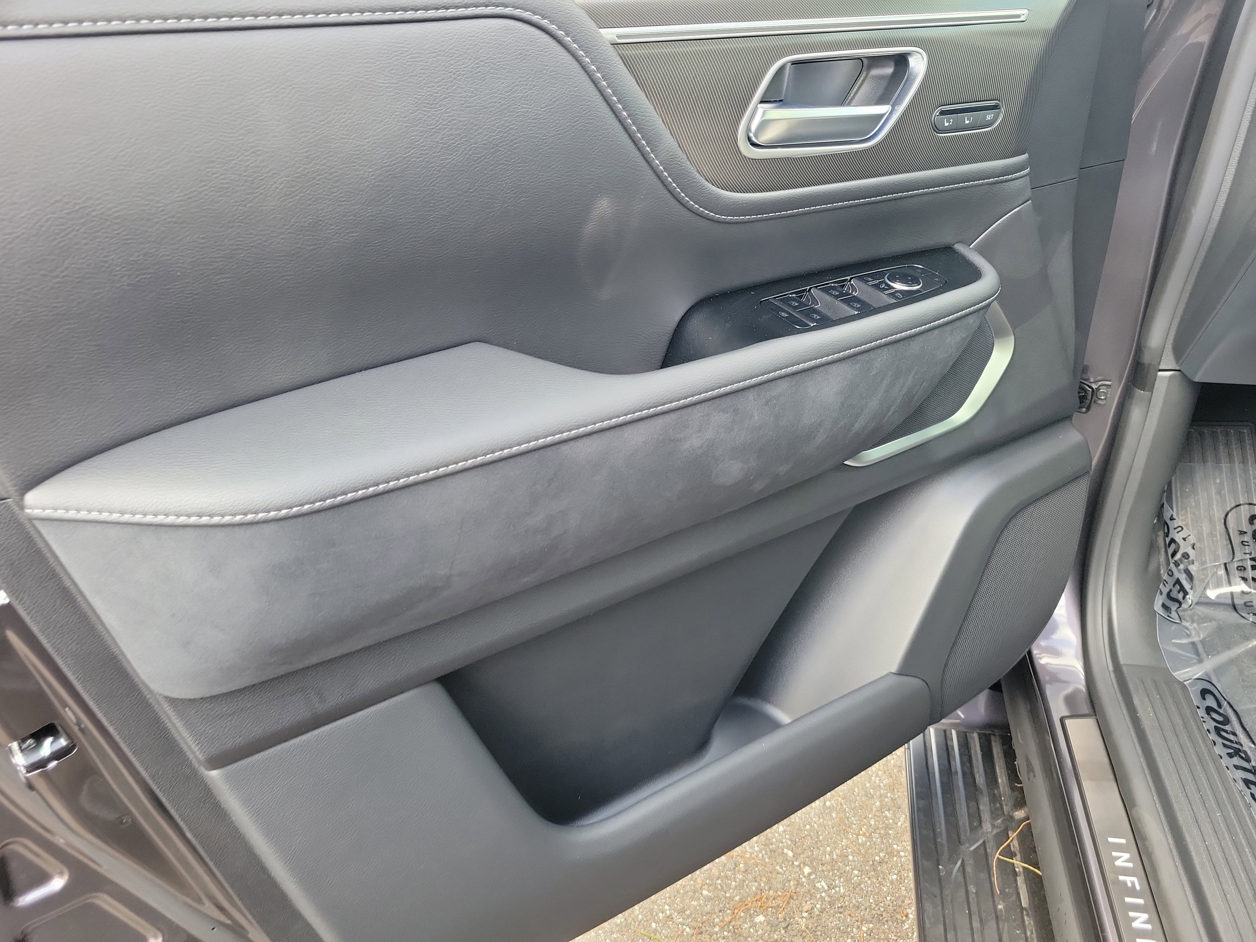 New 2026 INFINITI QX80 Luxe w/ Cargo Package image 14