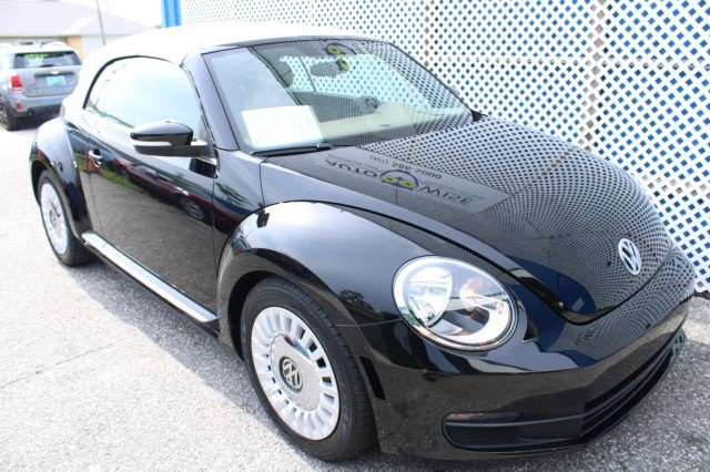 Used 2015 Volkswagen Beetle 1.8T FWD image 2