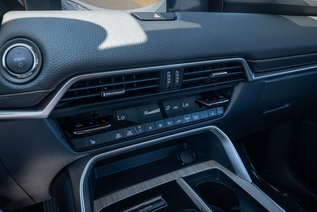 Used 2025 MAZDA CX-70 Plug-In Hybrid w/ Premium Pkg image 18