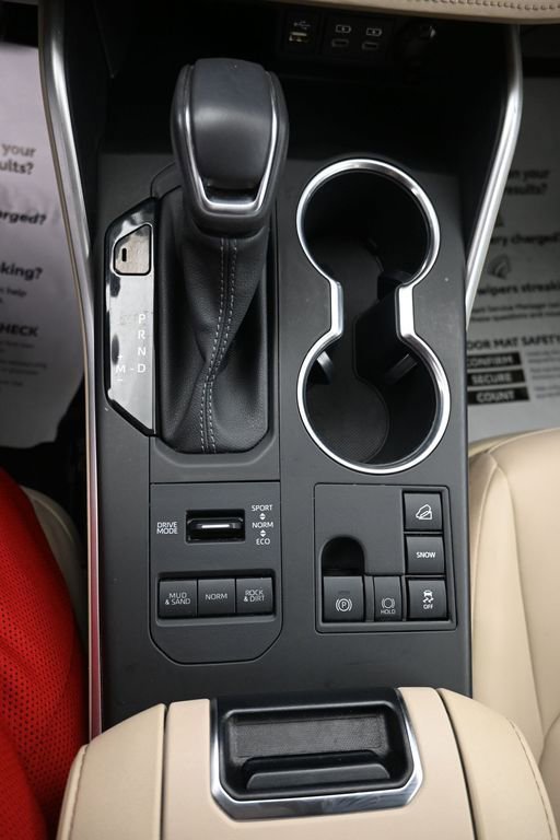 Used 2023 Toyota Highlander XLE AWD/4WD image 17
