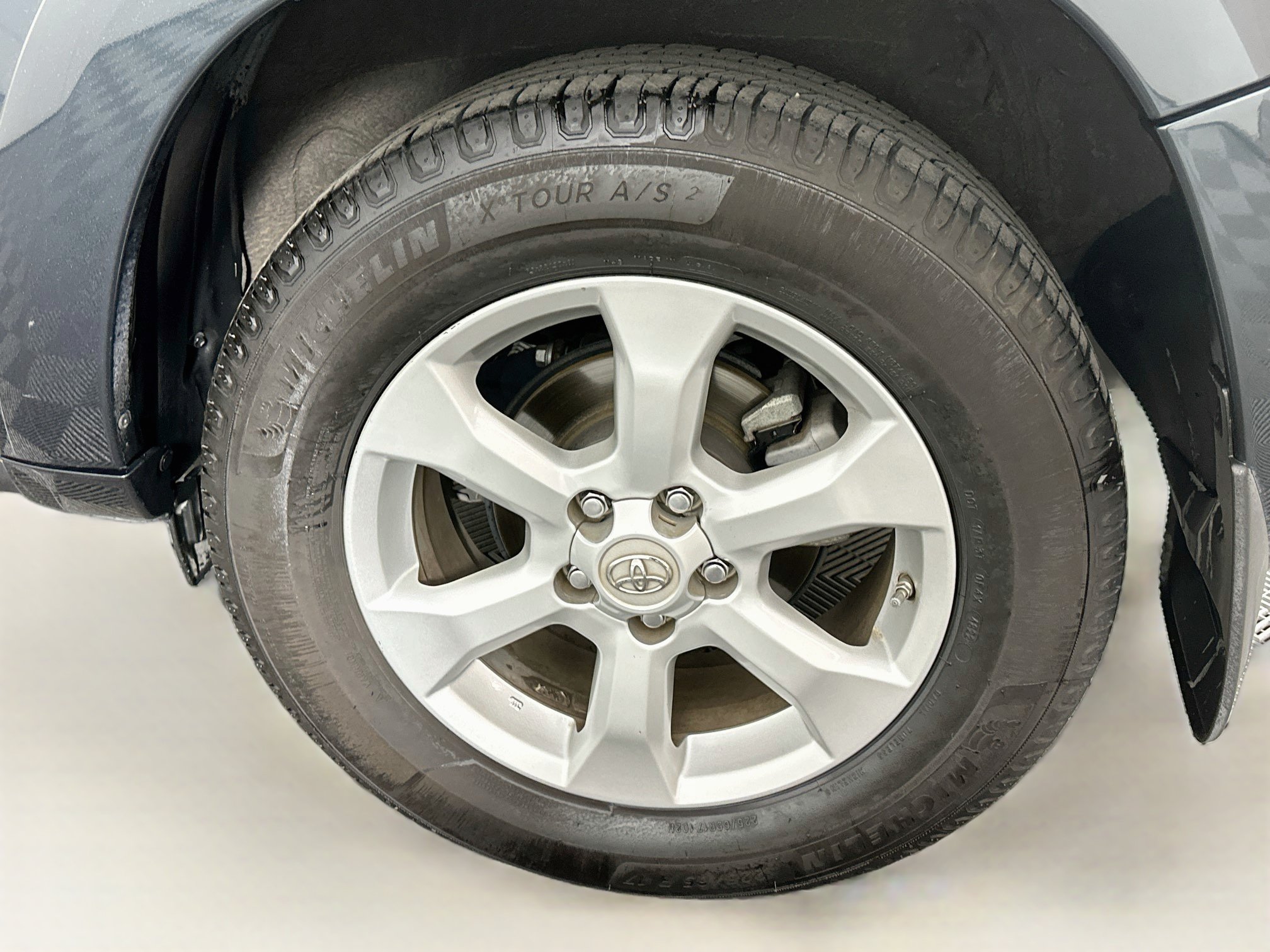 Used 2011 Toyota RAV4 Limited w/ Limited Extra Value Pkg AWD/4WD image 11