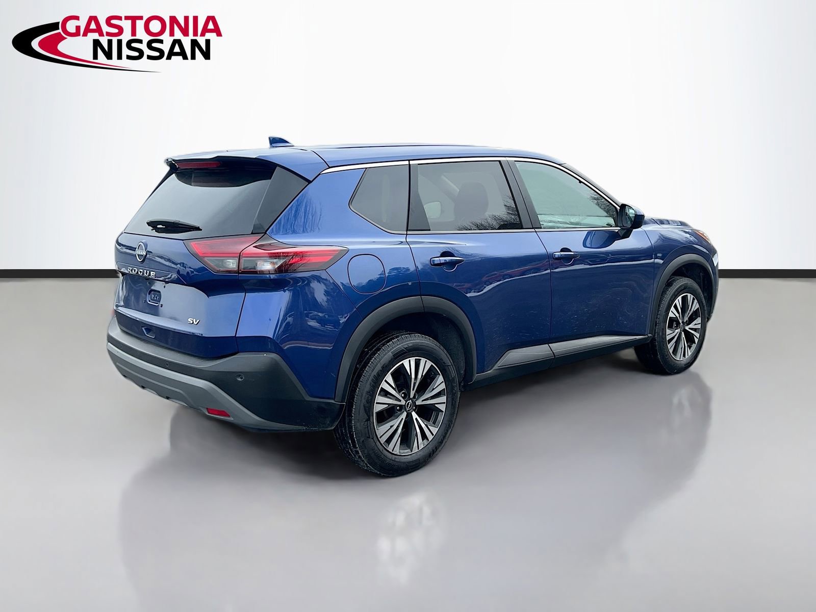 Used 2023 Nissan Rogue SV image 9