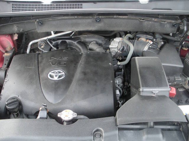 Used 2018 Toyota Highlander SE AWD/4WD image 24