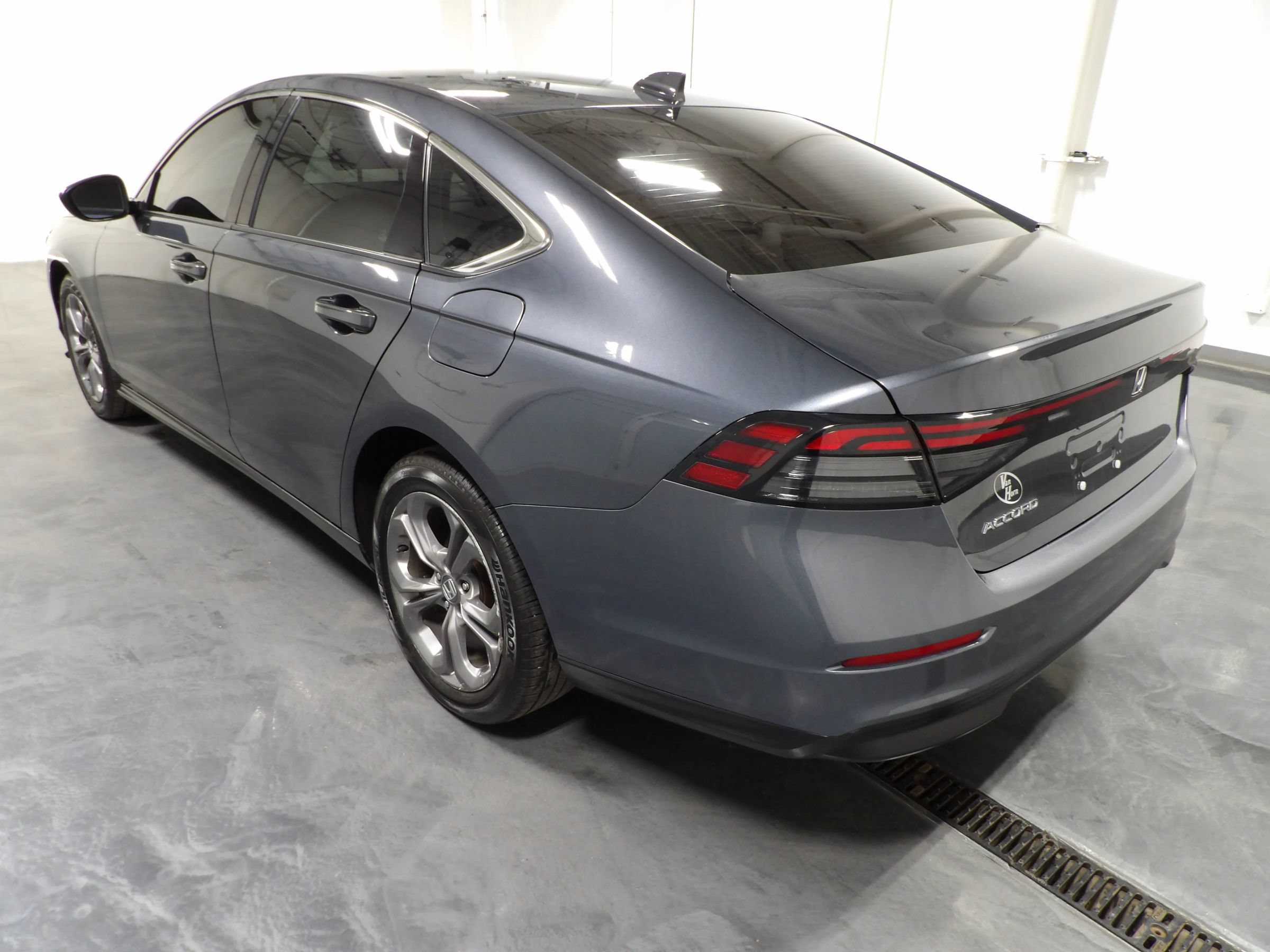 Used 2023 Honda Accord EX image 7