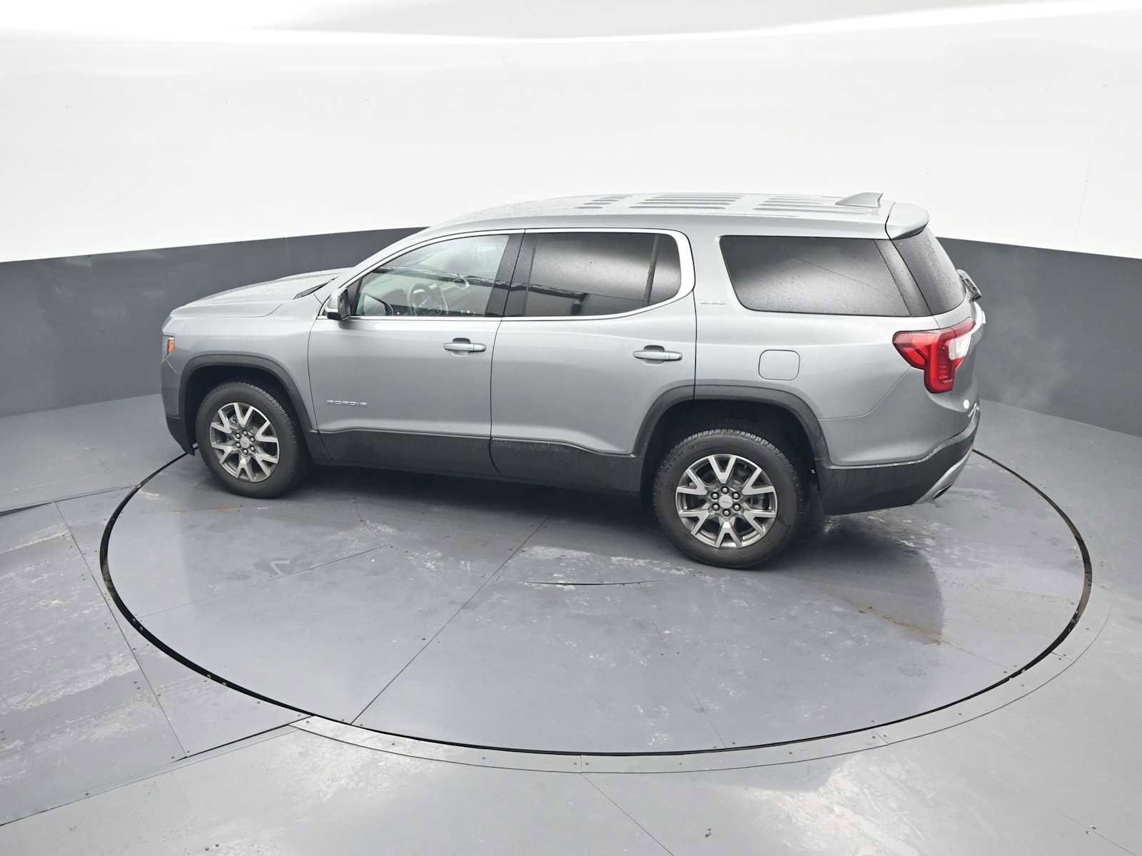 Used 2023 GMC Acadia SLE image 33
