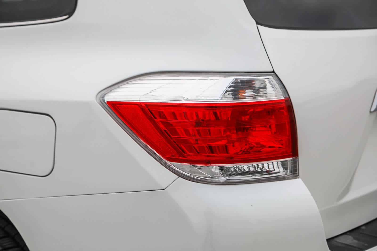 Used 2013 Toyota Highlander Limited AWD/4WD image 9