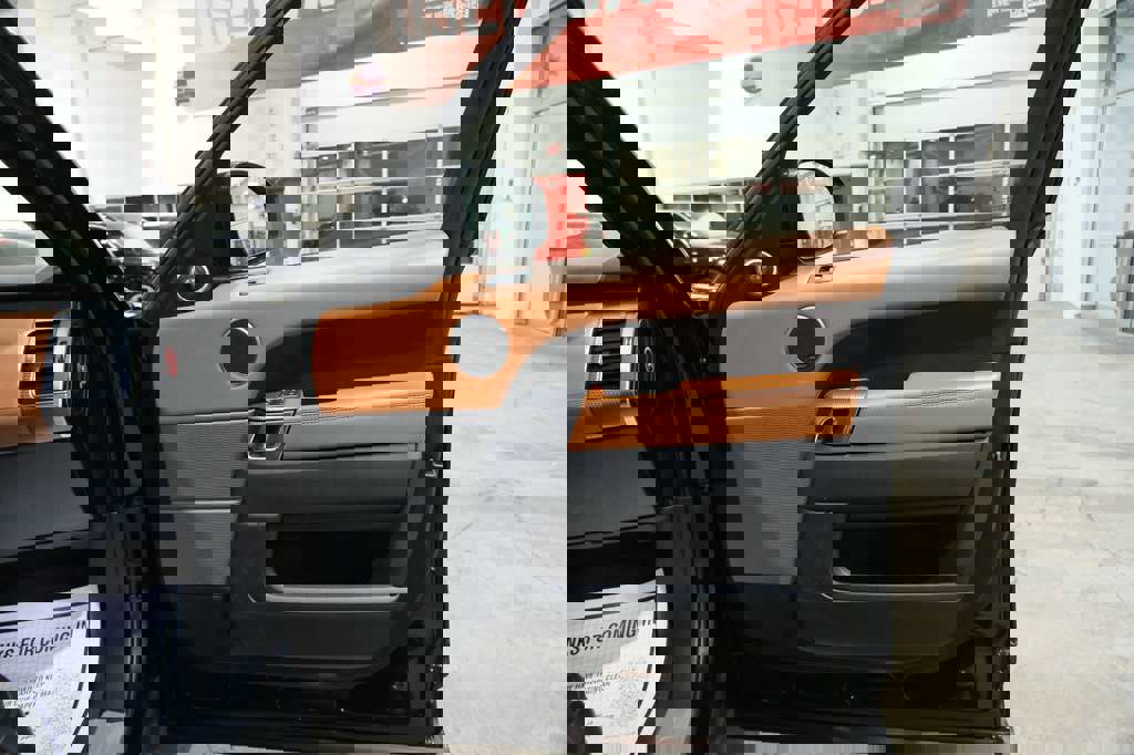 Used 2017 Land Rover Range Rover Sport HSE Dynamic image 35