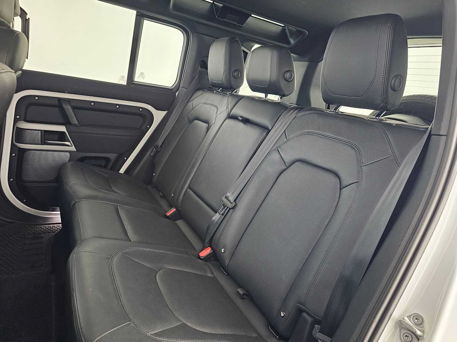 Used 2023 Land Rover Defender 110 S AWD/4WD image 17