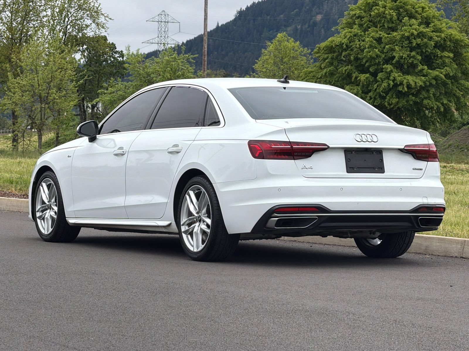 Used 2023 Audi A4 2.0T Premium Plus AWD/4WD image 5