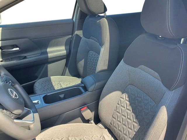 New 2025 Nissan Kicks SV w/ SV Premium Package image 16