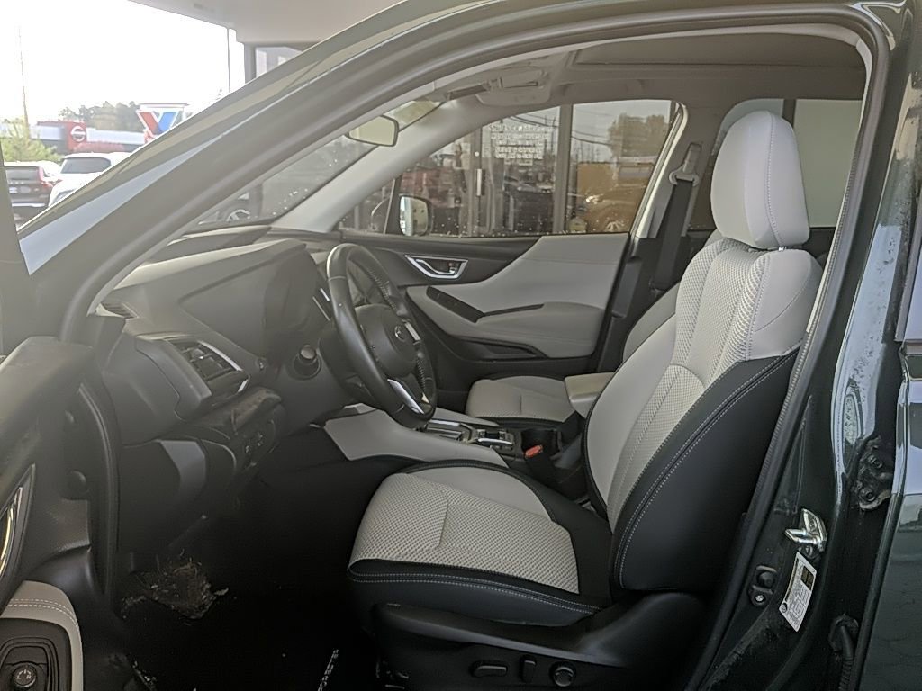 Used 2023 Subaru Forester Premium image 14