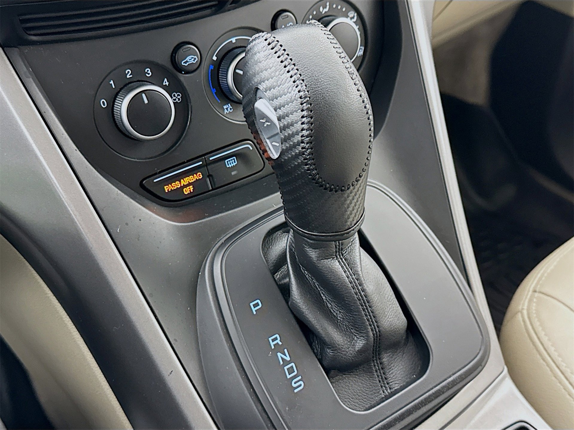 Used 2016 Ford Escape SE image 17