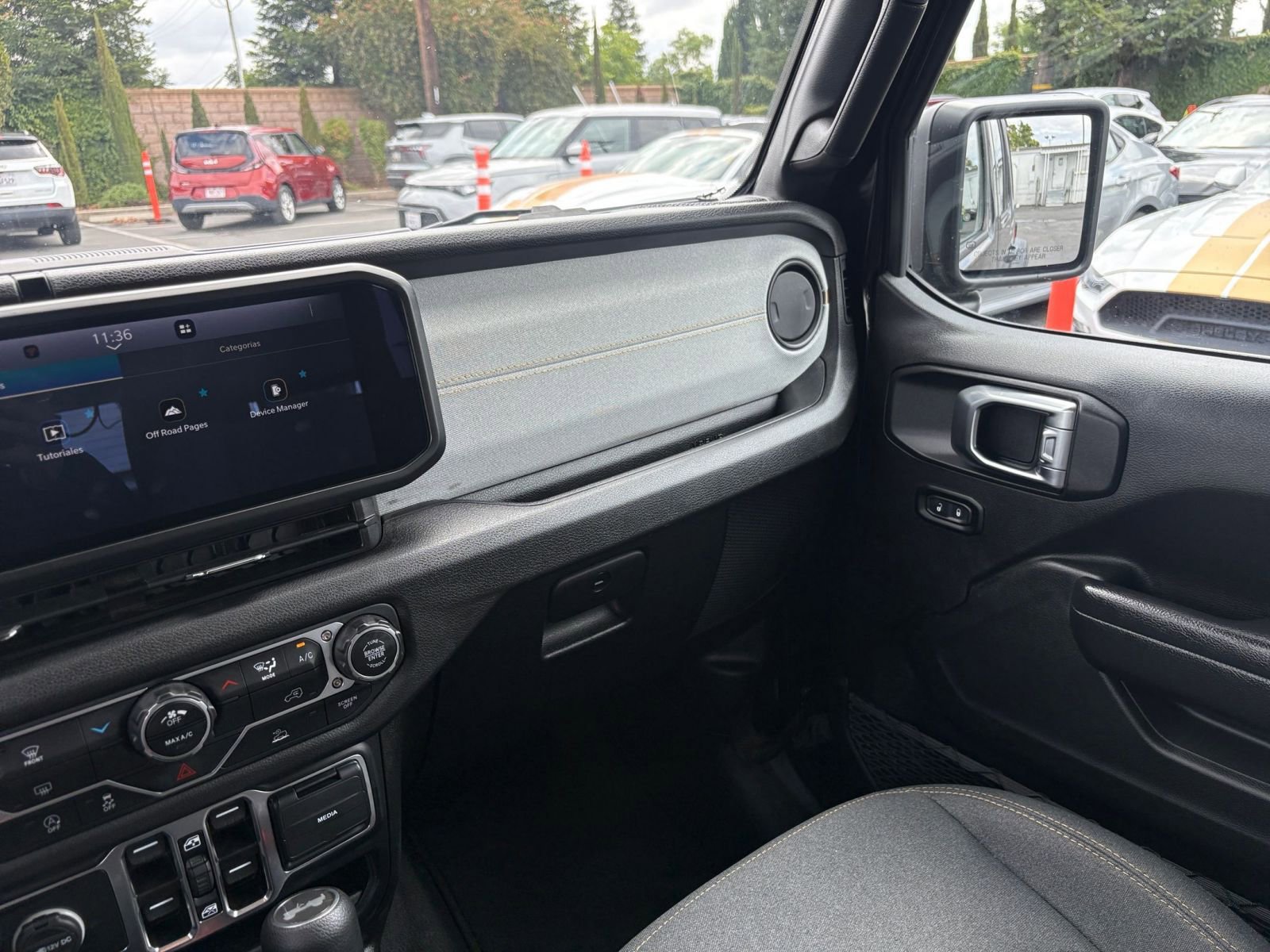 Used 2025 Jeep Wrangler Unlimited Sport AWD/4WD image 34