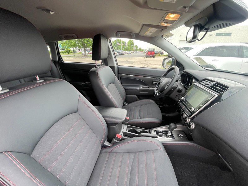 Used 2026 Mitsubishi Outlander Sport AWD image 3