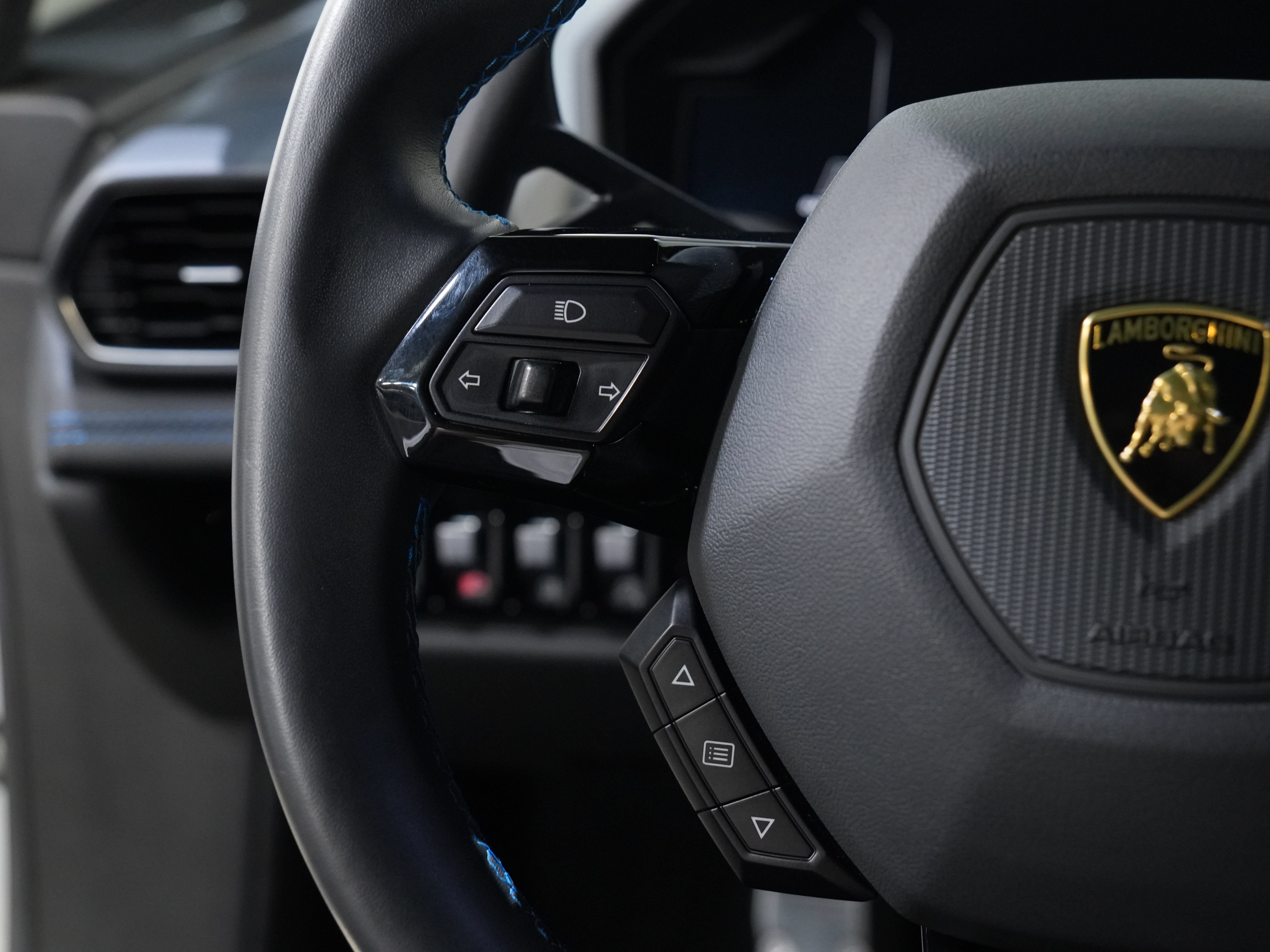 Used 2020 Lamborghini Huracan EVO AWD/4WD image 34