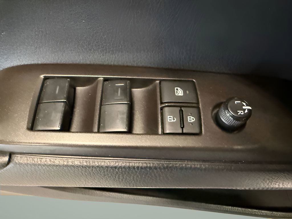 Used 2023 Toyota Camry SE image 28