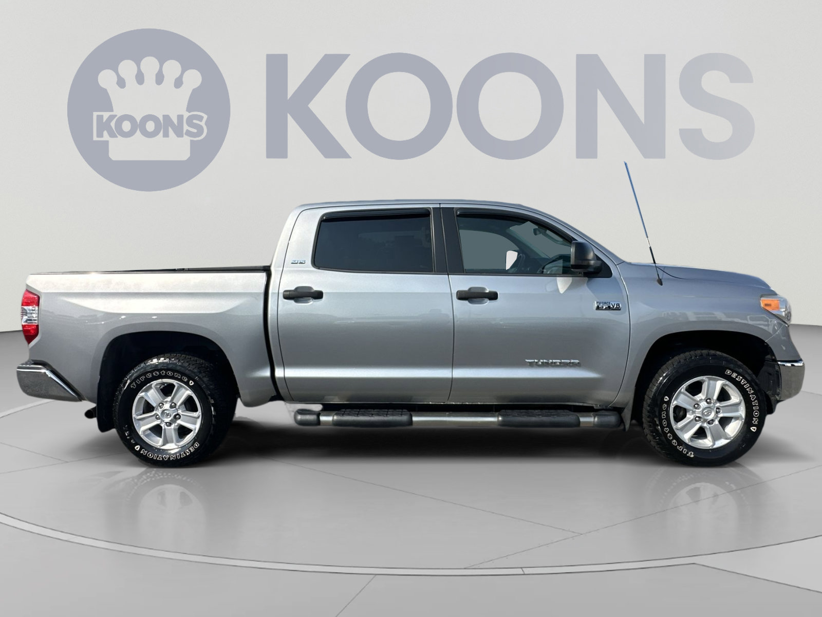 Used 2017 Toyota Tundra SR5 w/ SR5 Upgrade Package AWD/4WD image 12