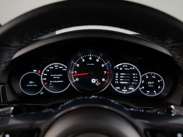 Certified 2023 Porsche Cayenne Platinum Edition image 20