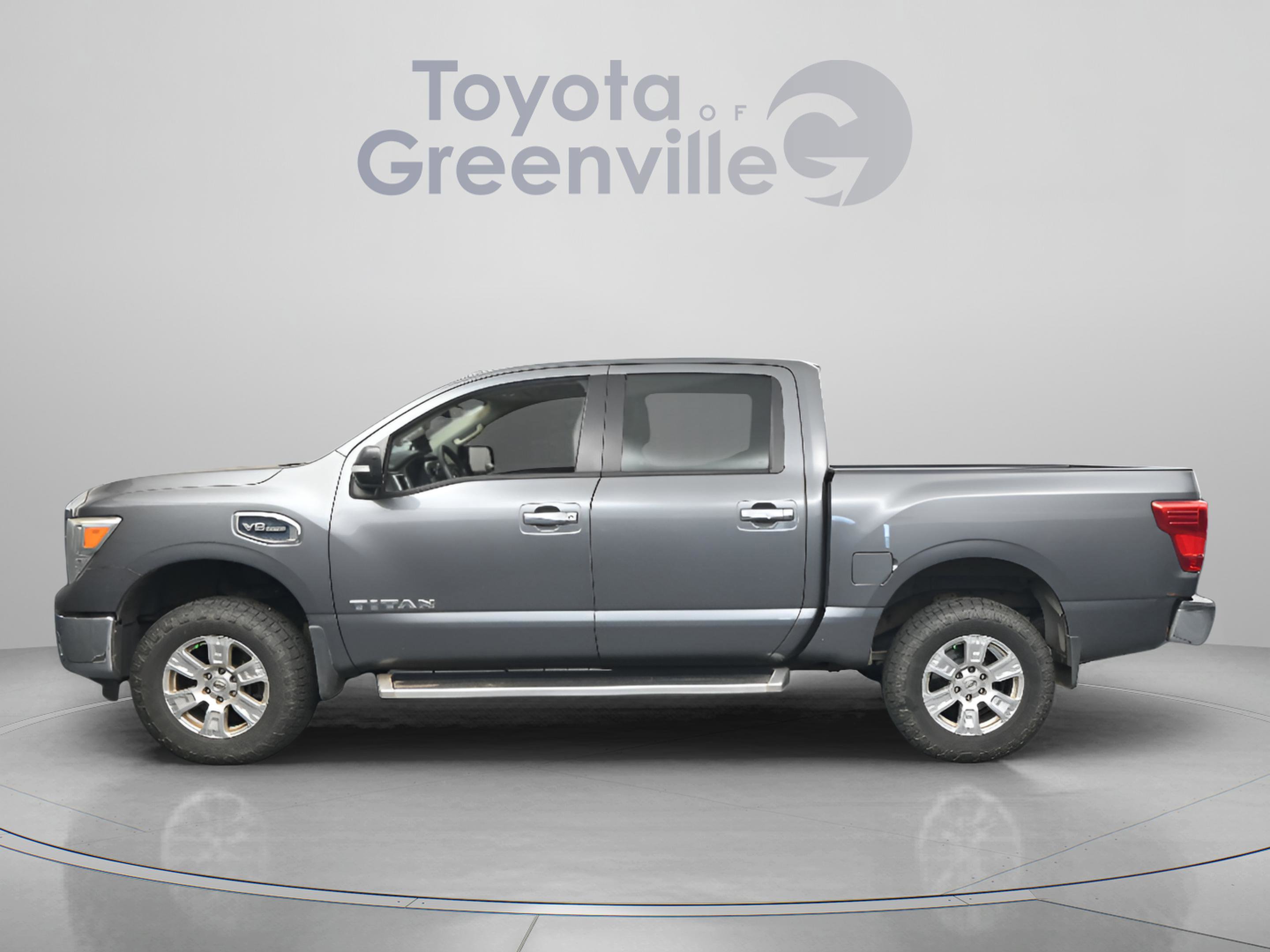 Used 2017 Nissan Titan SV AWD/4WD image 5