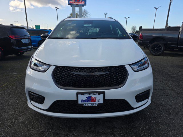 New 2026 Chrysler Pacifica Select w/ S Appearance Package FWD image 8