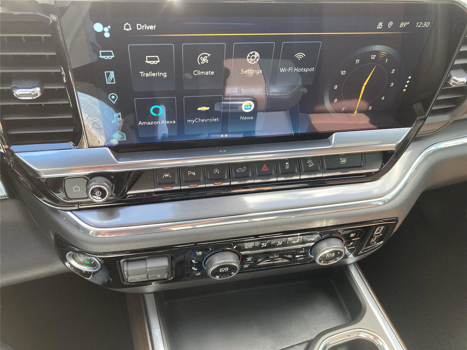 Used 2024 Chevrolet Silverado 1500 High Country w/ Technology Package image 13