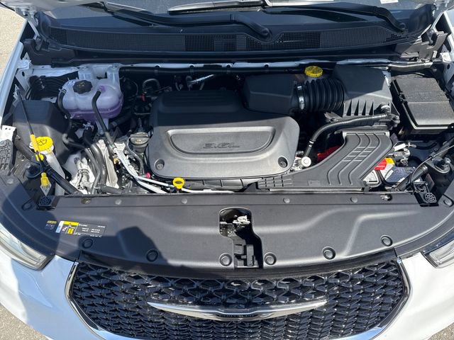 New 2026 Chrysler Pacifica Select FWD image 30