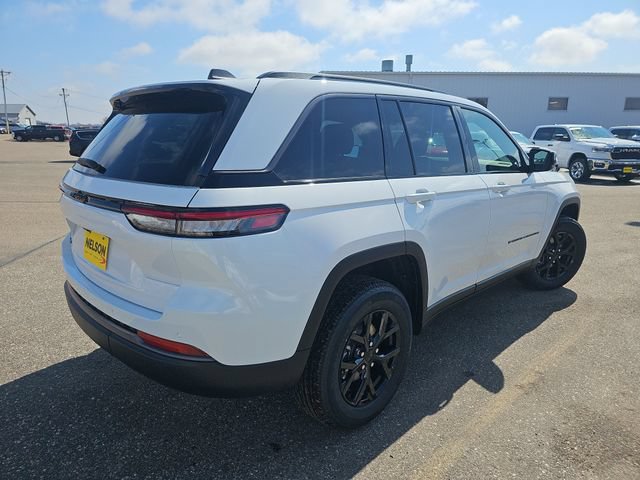 New 2026 Jeep Grand Cherokee Altitude AWD/4WD image 5