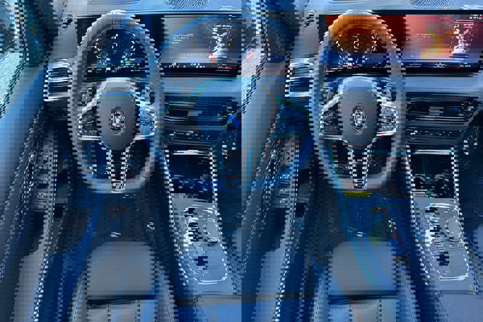 Used 2025 BMW 330i Sedan w/ M Sport Package image 15