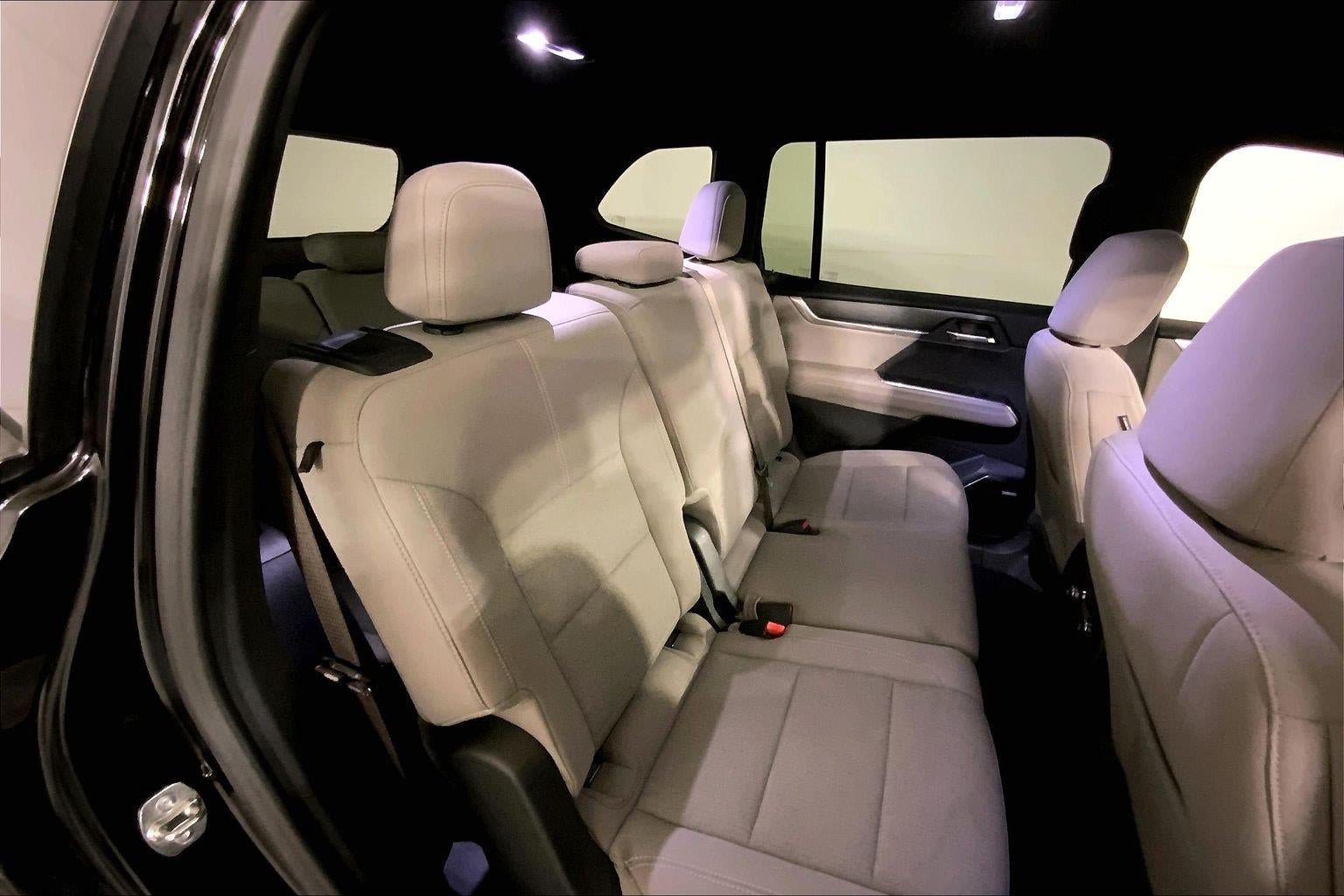Used 2026 GMC Acadia Elevation FWD image 23