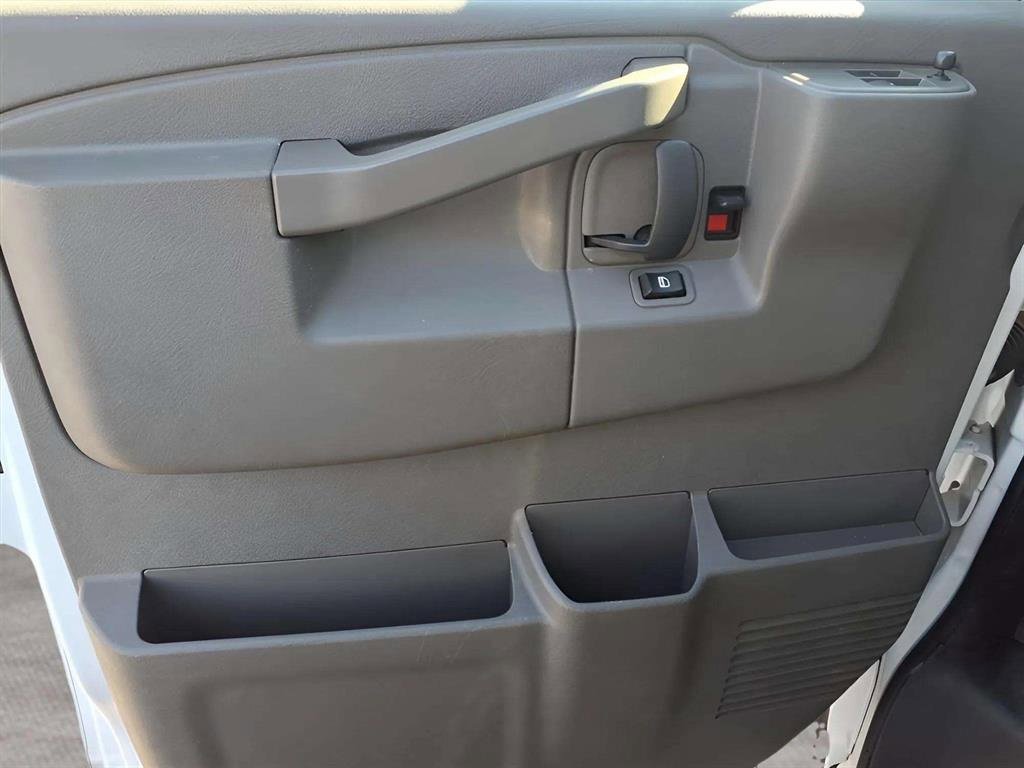 Used 2024 GMC Savana 2500 w/ Driver Convenience Package image 9