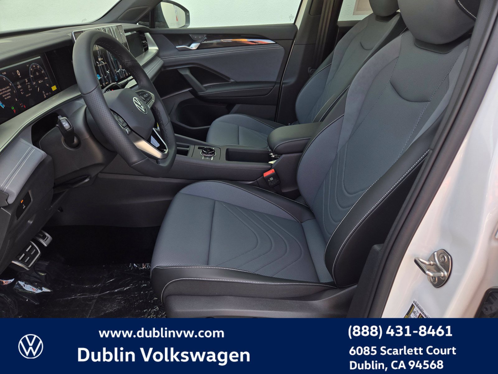 New 2026 Volkswagen Tiguan SE R-Line AWD/4WD image 14